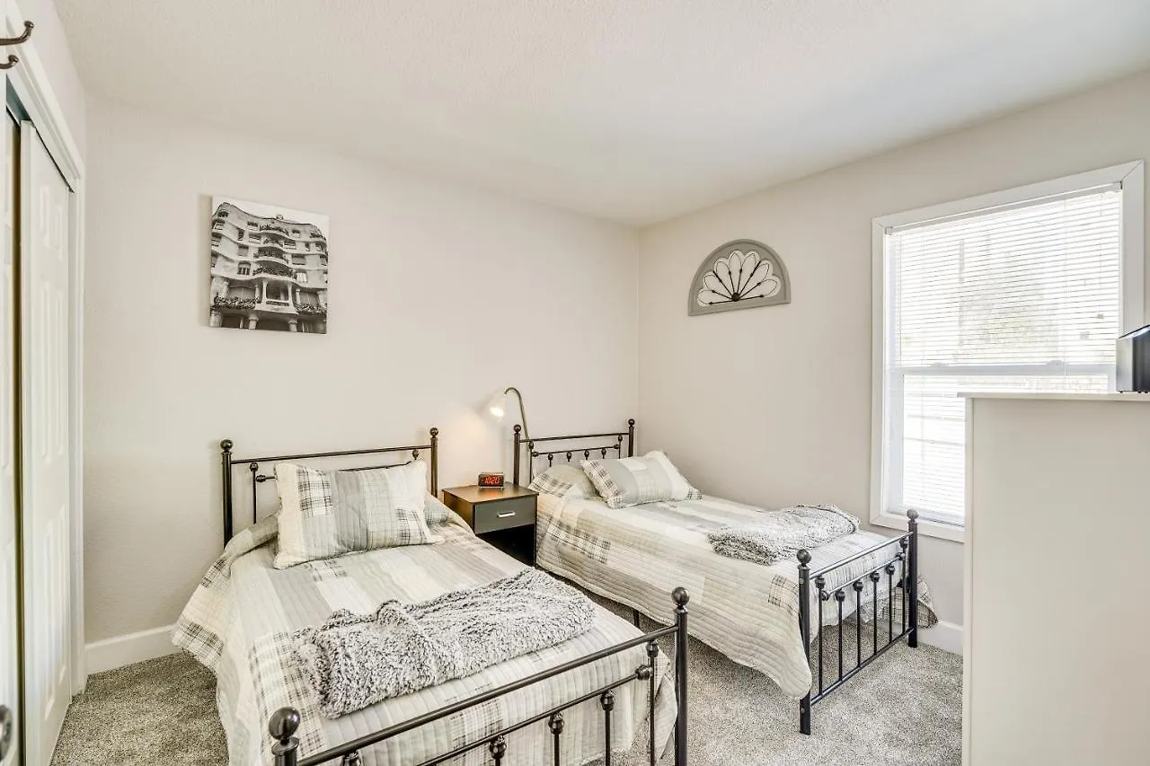 Central Henderson Retreat Near Dining And Lake Mead! Las Vegas Casa vacanze